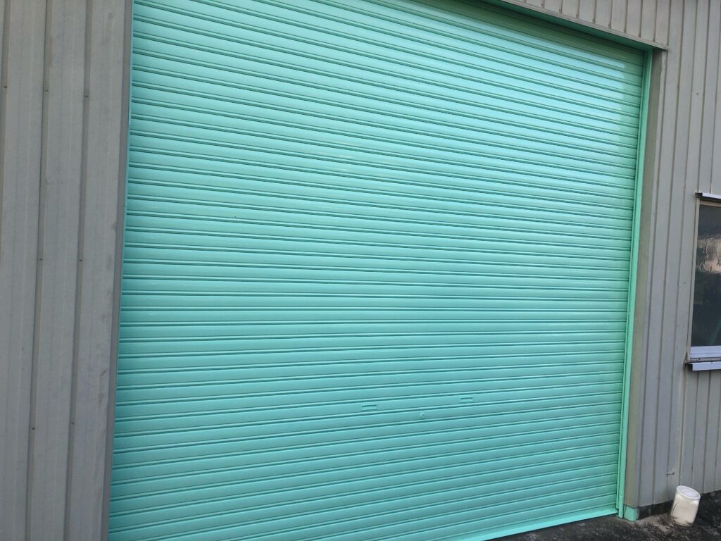 シャッター塗装完成写真
