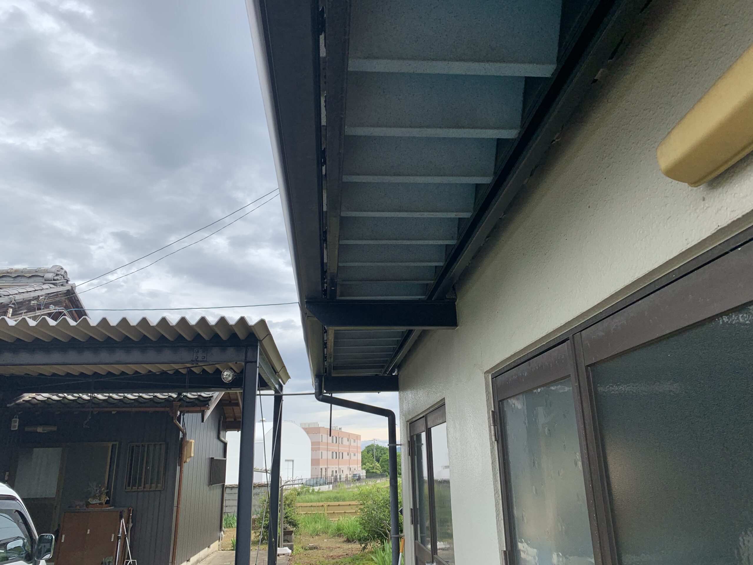 鉄骨が劣化している写真