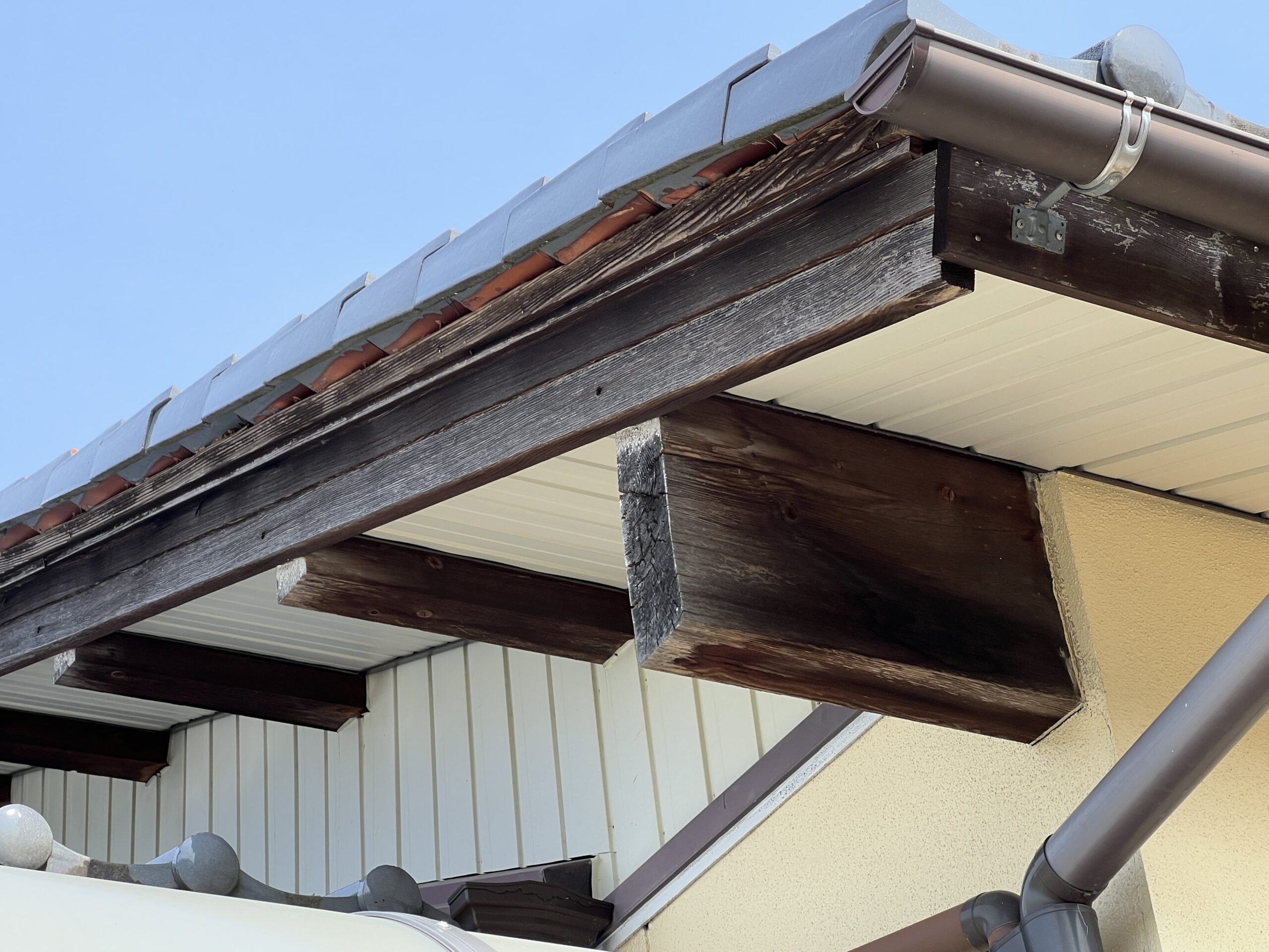 付帯部が劣化している写真