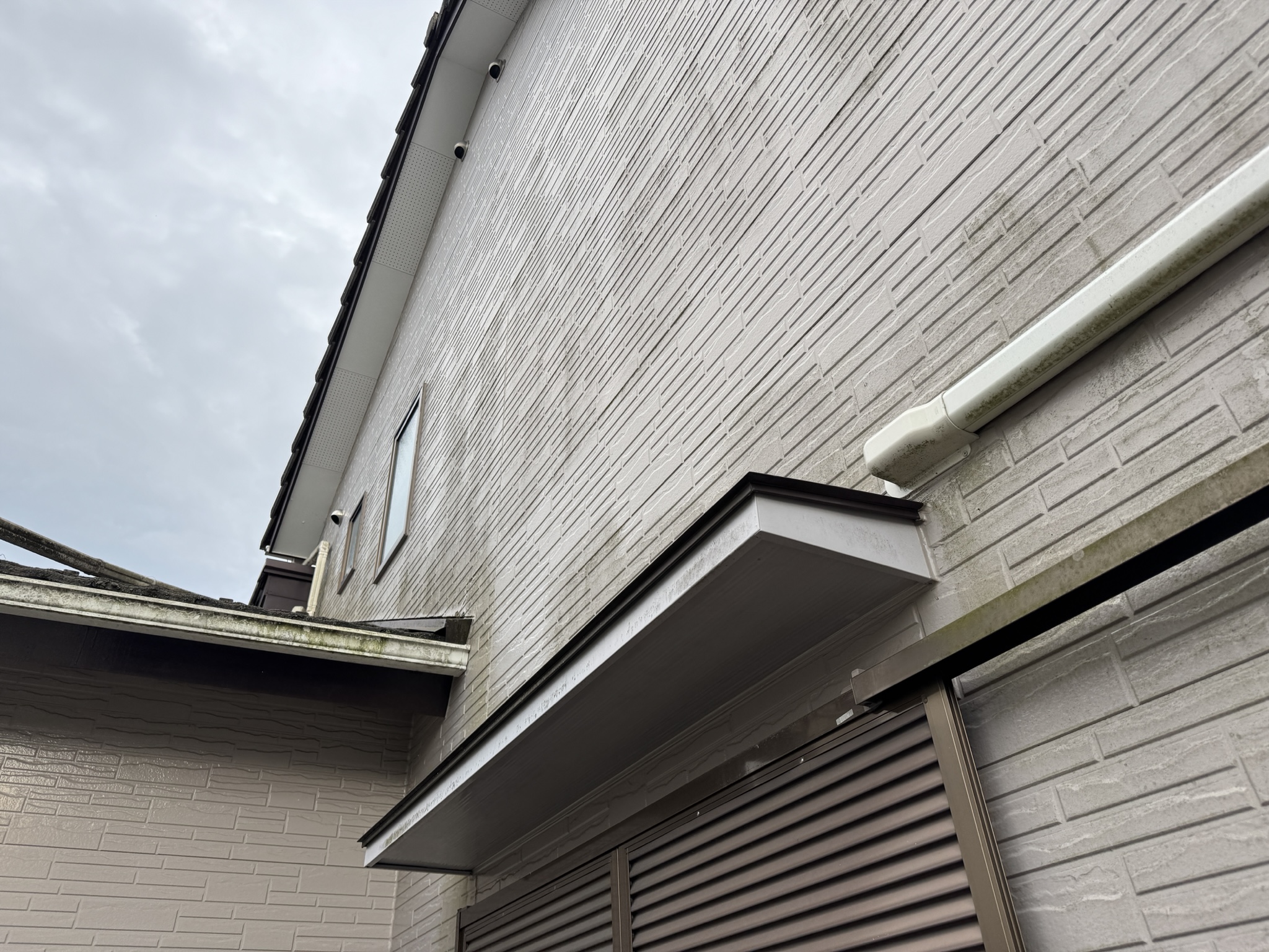 外壁が劣化している写真