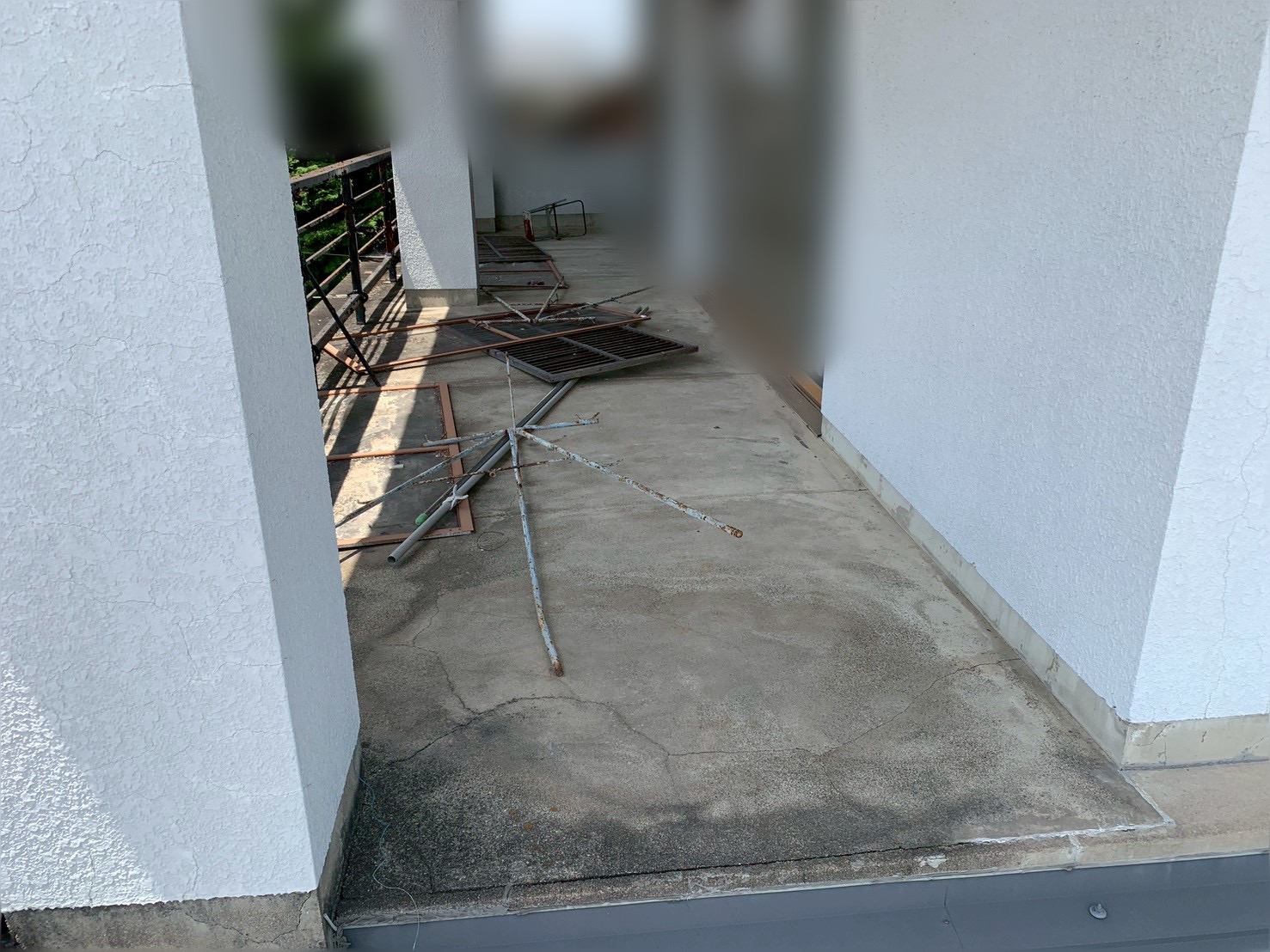 ベランダが劣化している写真