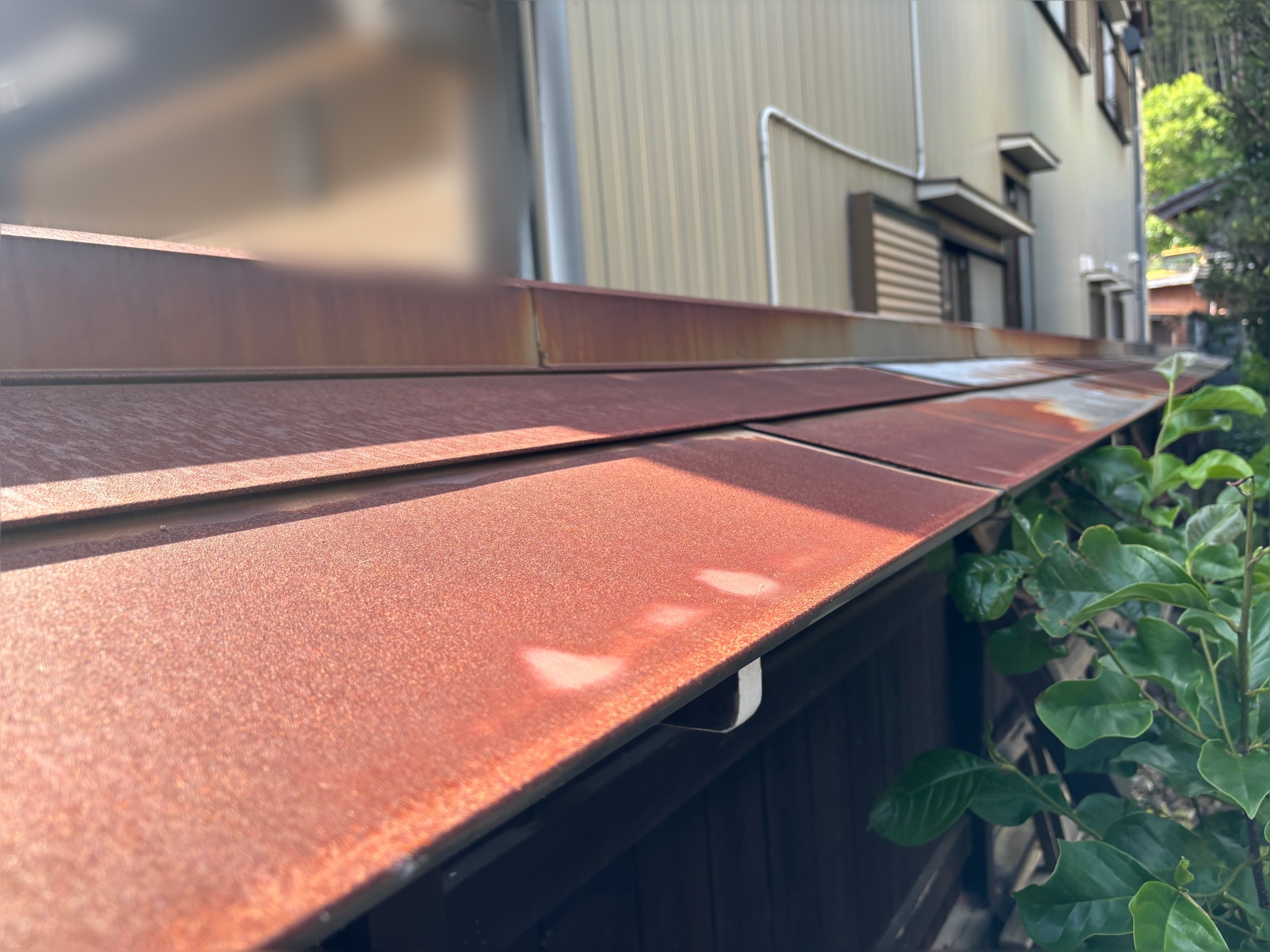 屋根板金が劣化している写真